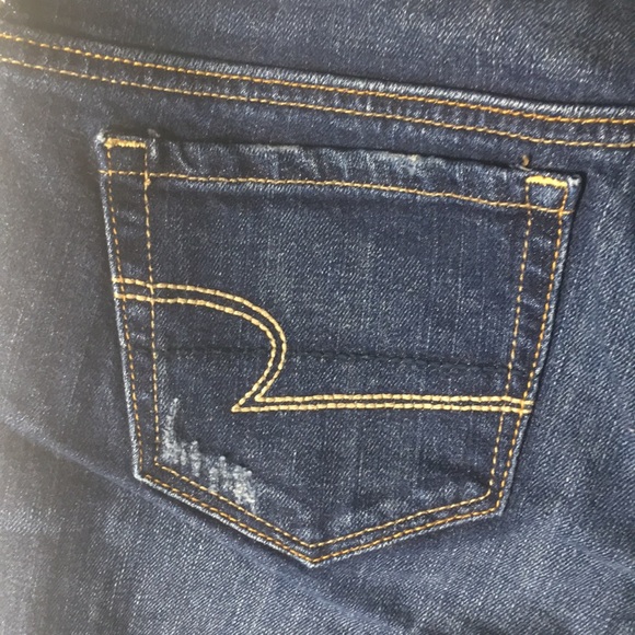 American Eagle Distressed Shorts Size 6 - Picture 5 of 9